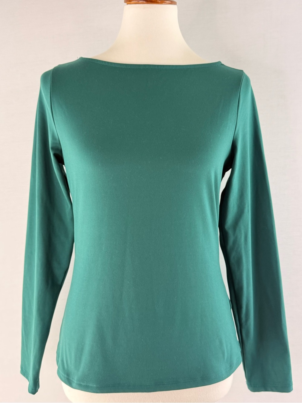 Frankee & Skylarr Emerald Green Long-Sleeve Scoop Neck Top